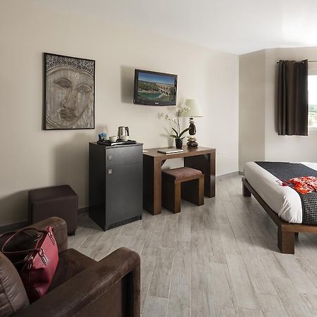 Hotel Le Ya'Tis Saint-Laurent-des-Arbres Zewnętrze zdjęcie