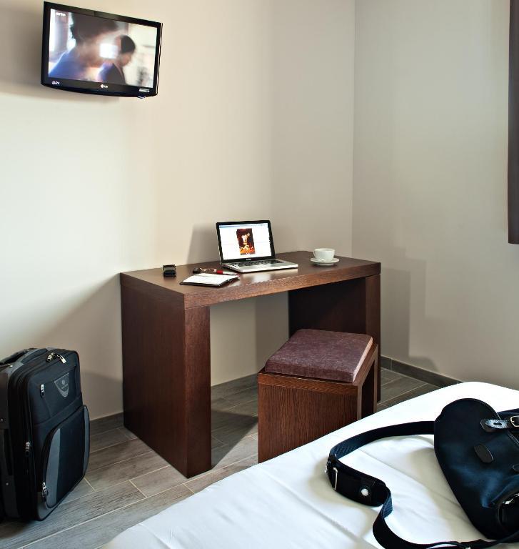 Hotel Le Ya'Tis Saint-Laurent-des-Arbres Pokój zdjęcie