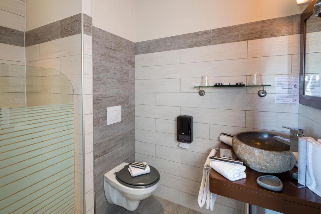 Hotel Le Ya'Tis Saint-Laurent-des-Arbres Pokój zdjęcie
