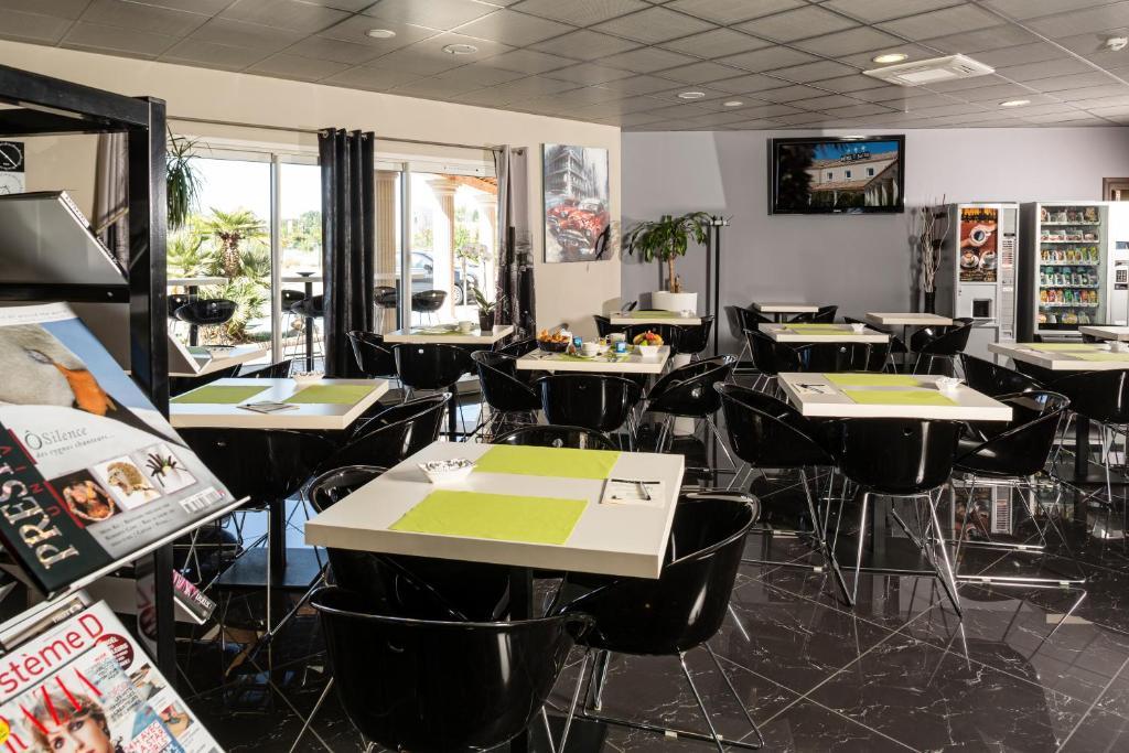 Hotel Le Ya'Tis Saint-Laurent-des-Arbres Zewnętrze zdjęcie