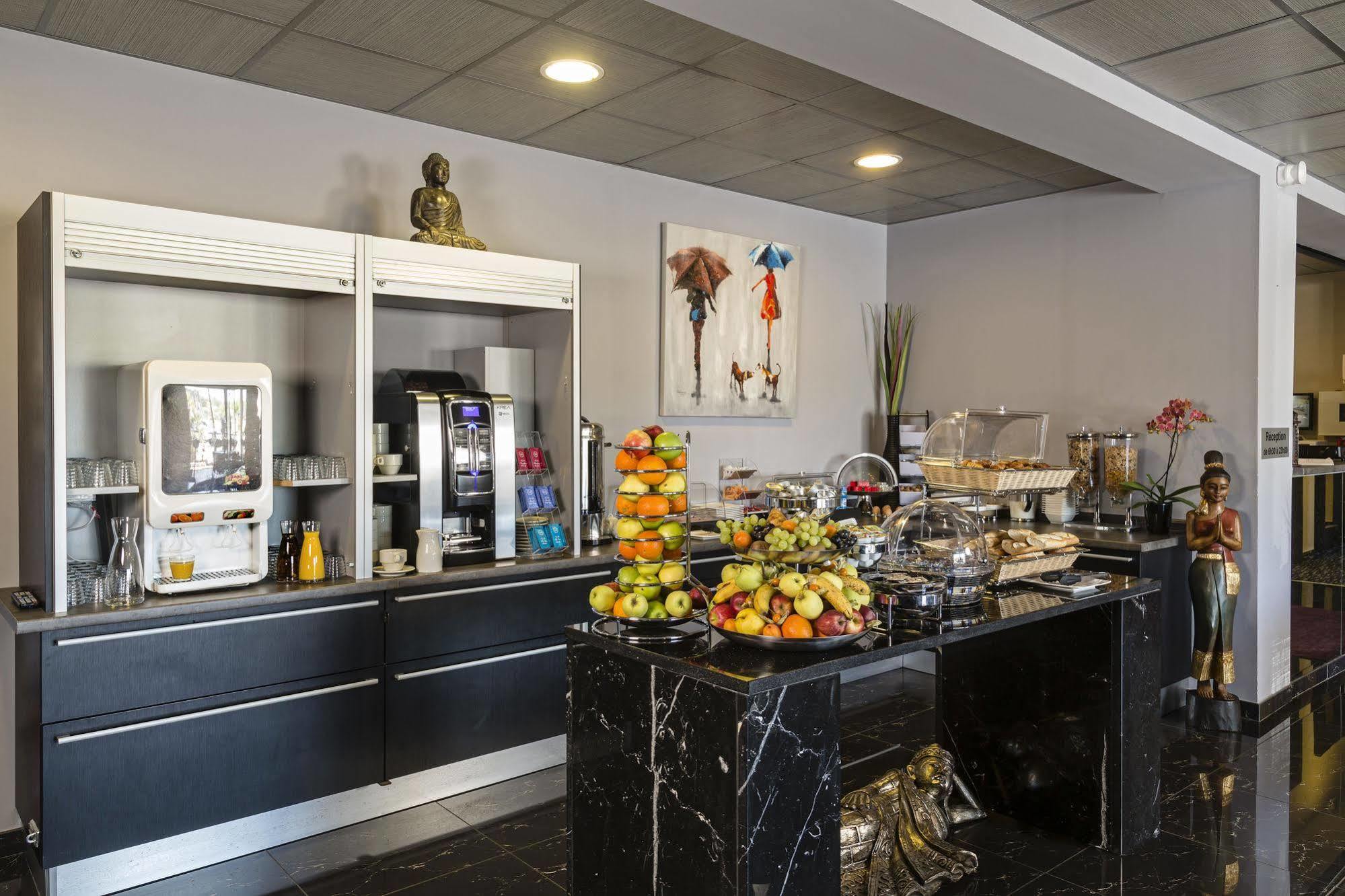 Hotel Le Ya'Tis Saint-Laurent-des-Arbres Zewnętrze zdjęcie