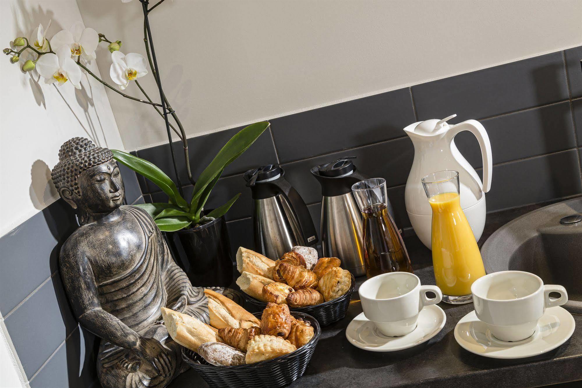Hotel Le Ya'Tis Saint-Laurent-des-Arbres Zewnętrze zdjęcie