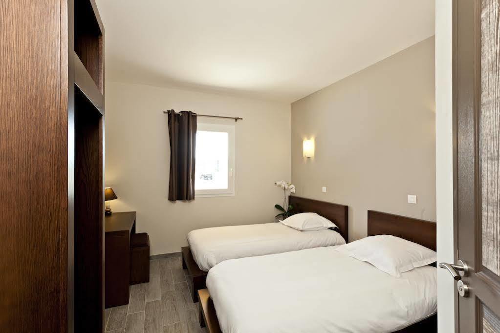 Hotel Le Ya'Tis Saint-Laurent-des-Arbres Zewnętrze zdjęcie